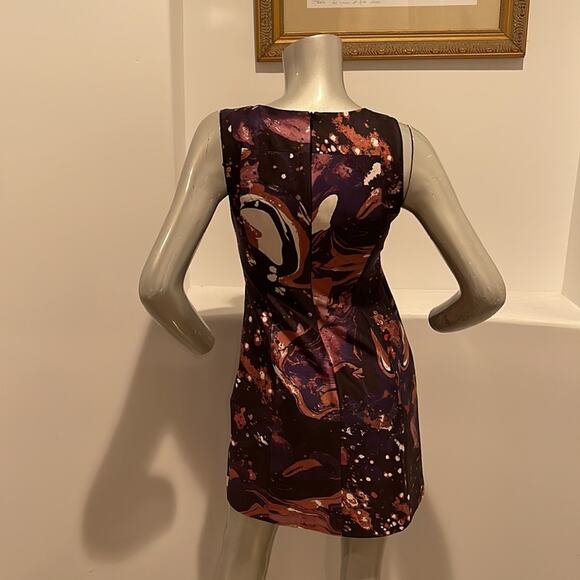 Karen Millen Abstract Print Sleeveless Mini Sheath Dress Purple  Size 4 New - Picture 16 of 16